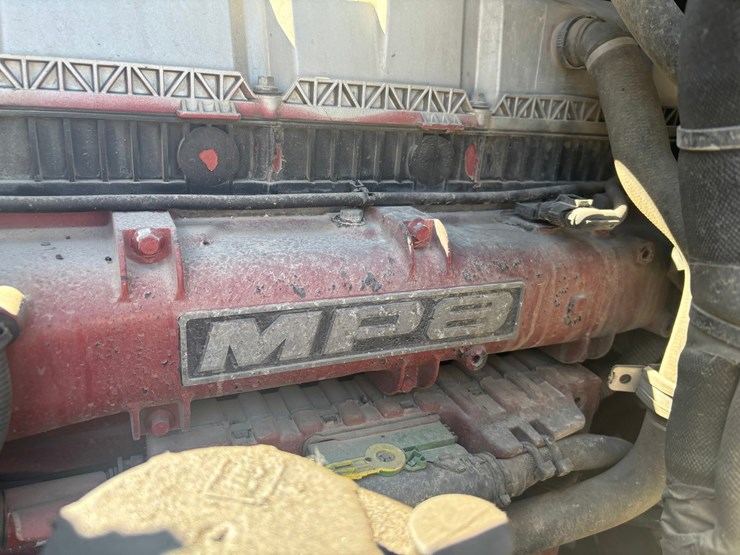 #2161-•-2015-mack-cxu600-sleeper-cab-truck-tractor-image-48