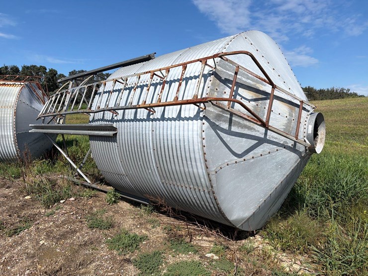 hog-slat-15-ton-bulk-bin-image-1