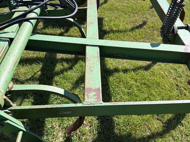 john-deere-100-image-16