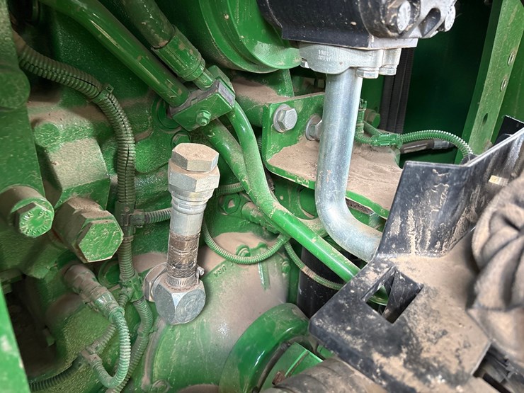 2022-john-deere-640-image-39