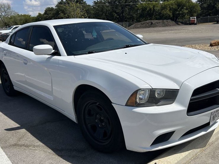 #229-•-2013-dodge-charger-image-3