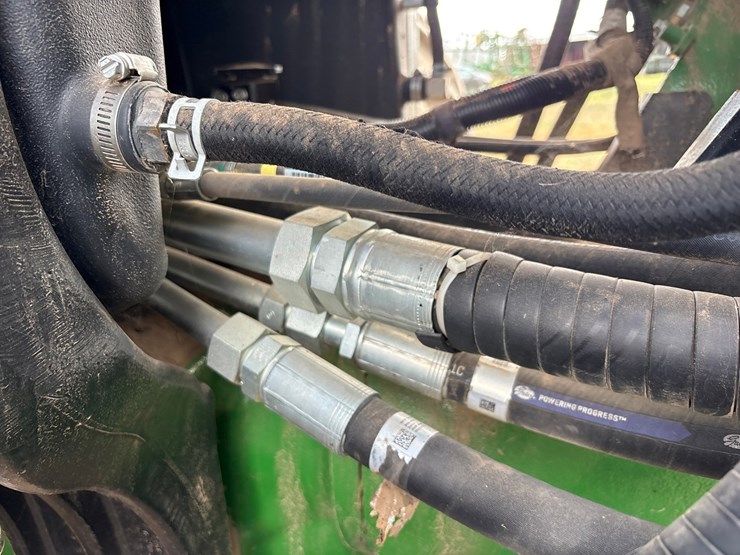2022-john-deere-640-image-28