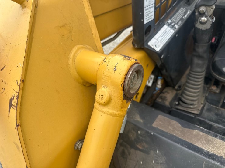 john-deere-250-image-27