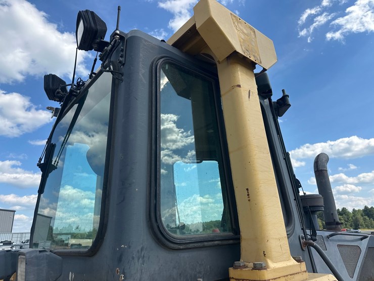 #61443-•-komatsu-61px-15-dozer-image-30