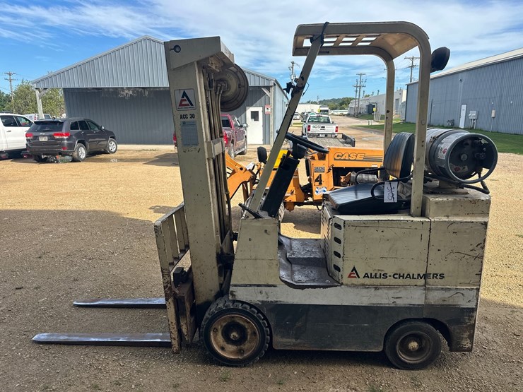 #3105-•-allis-chalmers-acc30-forklift-image-2
