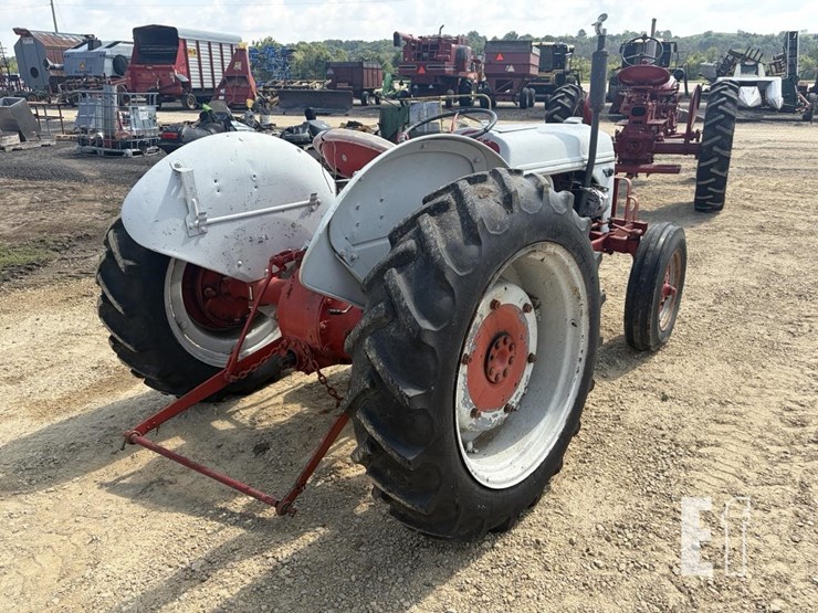 ford-8n-image-3