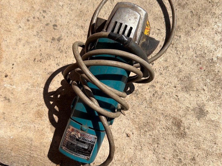 makita-grinder-image-2
