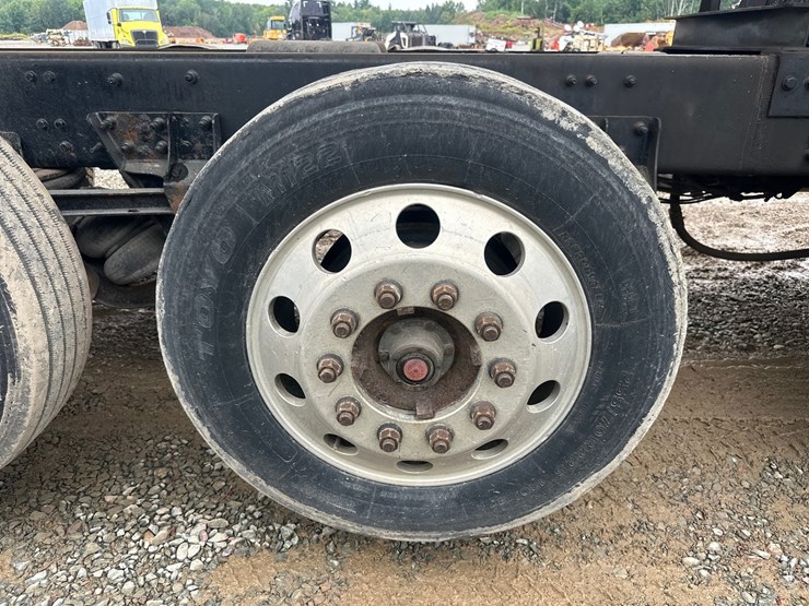 #61413-•-2013-mack-gu713-quad-axle-dump-truck-image-91