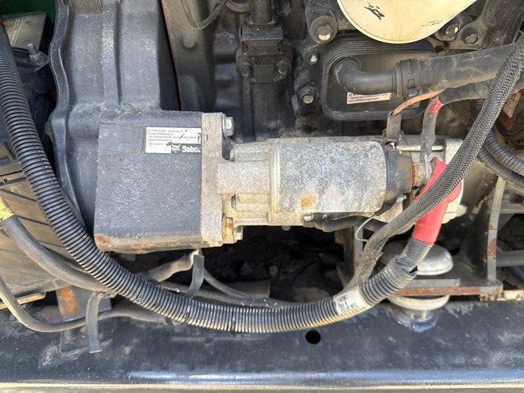 2019-bobcat-t550-image-32