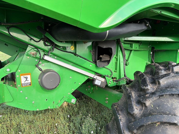 2013-john-deere-s660-image-21