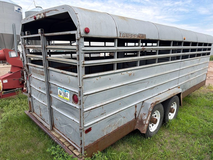 1975-triggs-7ft-x-20ft-gooseneck-livestock-trailer-image-22