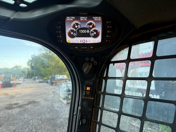 bobcat-t750-image-23