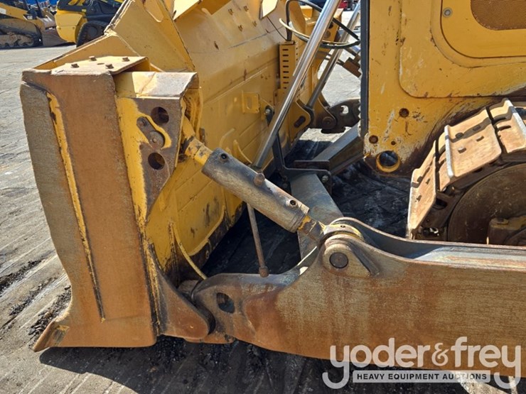 2018-deere-850k-lgp-image-17