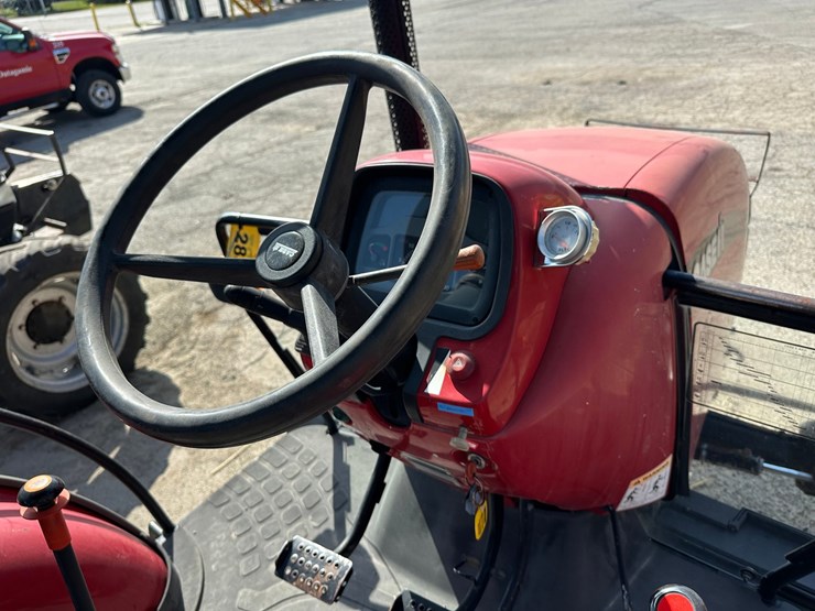 #2858-•-2008-case-jx60-4x4-tractor-image-74