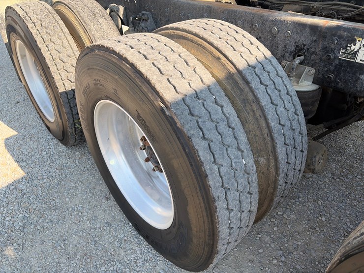 2019-kenworth-t800-image-31