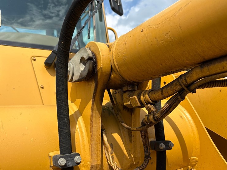 deere-444h-image-33