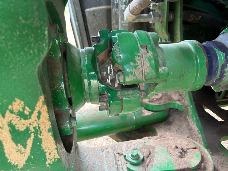 2022-john-deere-640-image-23