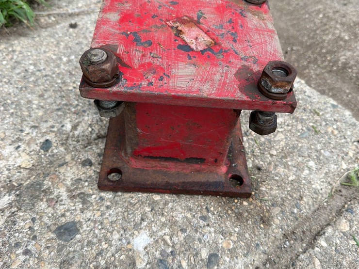 new-holland-890-image-2