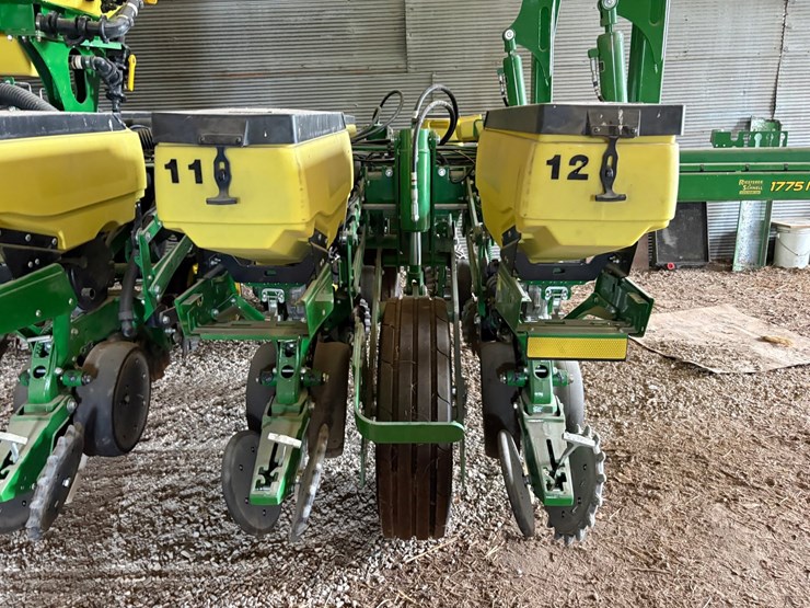 john-deere-1775-image-29