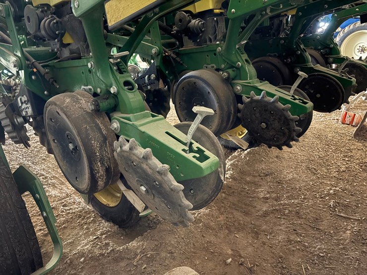 john-deere-1775-image-48