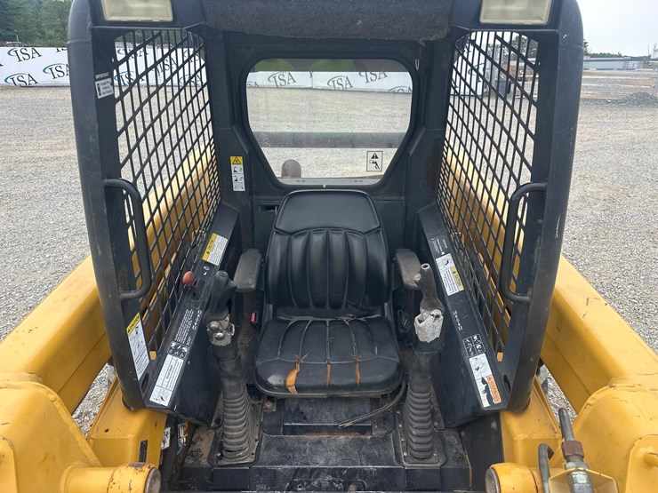 john-deere-250-image-30