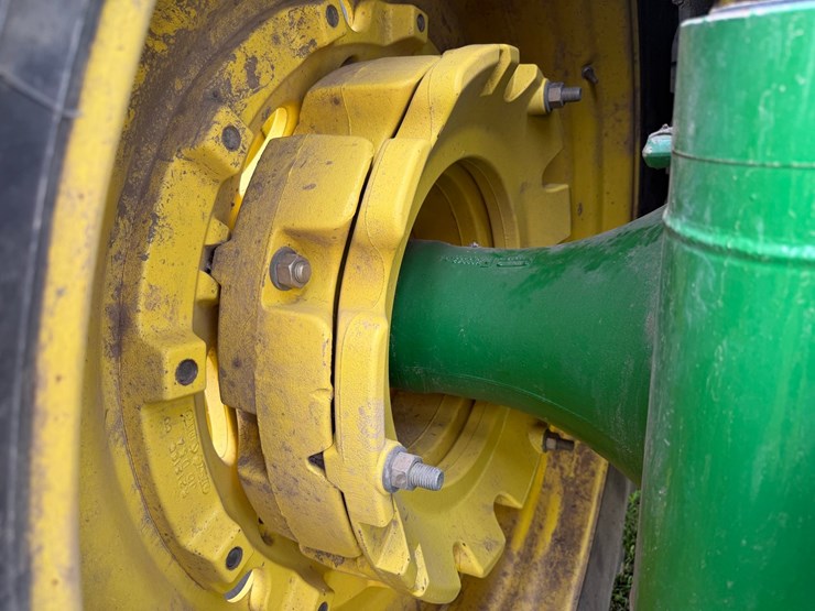 john-deere-8130-image-36
