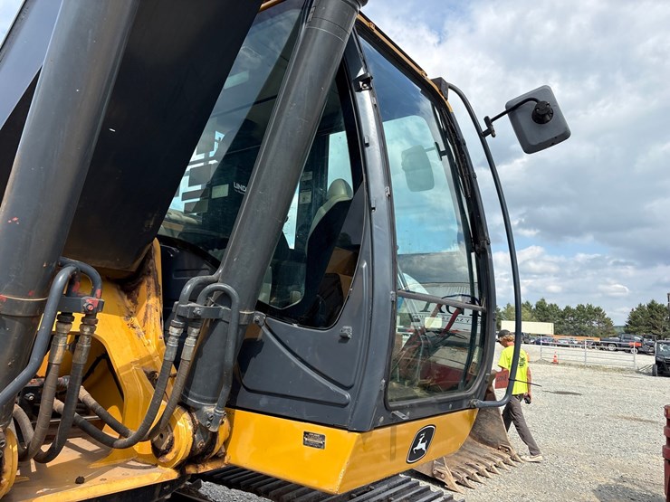 deere-250g-lc-image-16