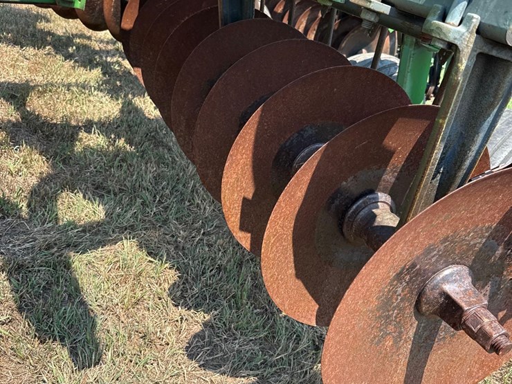 john-deere-230-image-17