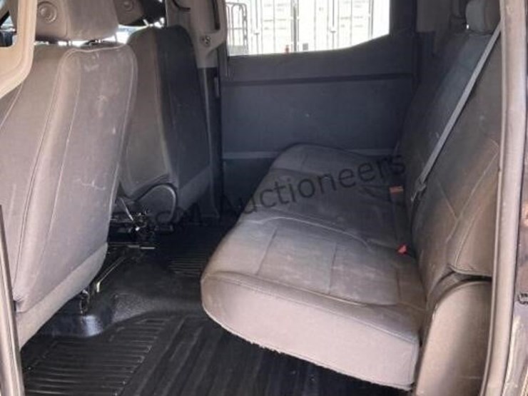 2019-chevrolet-silverado-1500-image-24