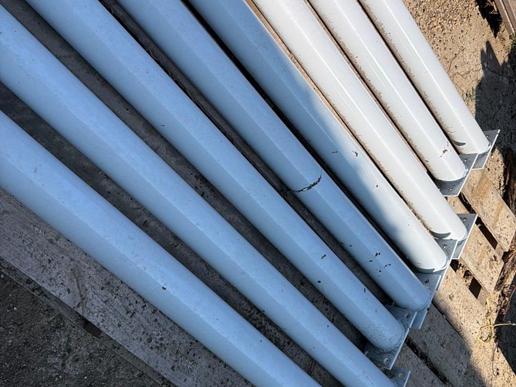 8-load-bearing-poles-image-6