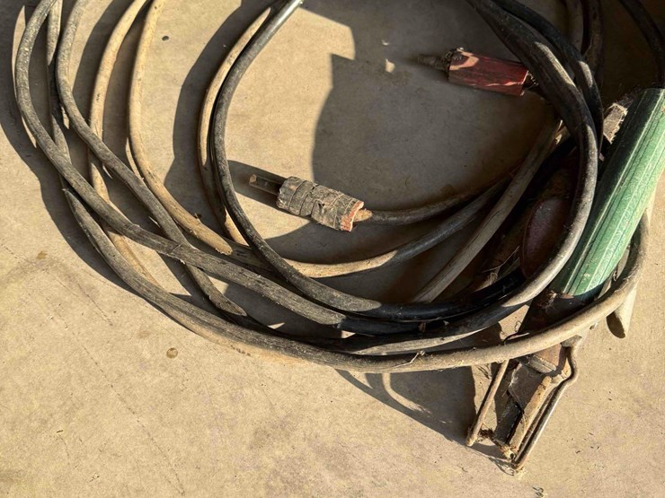 century-230-amp-stick-welder-image-7