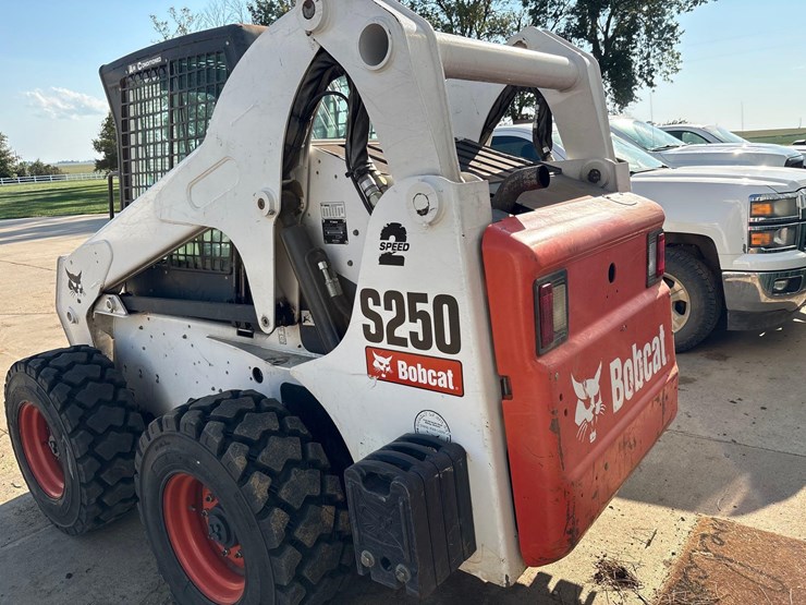 2008-bobcat-s250-image-5