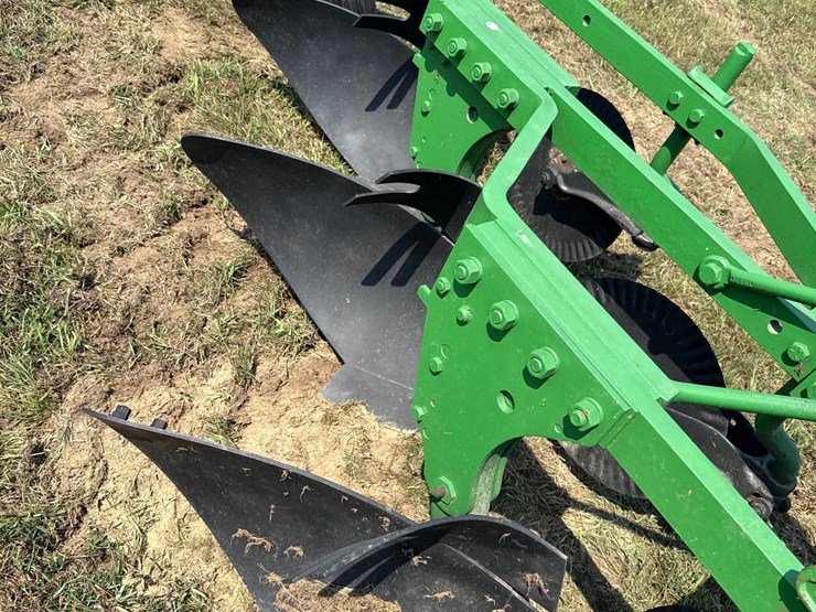 john-deere-3-bottom-plow-image-7