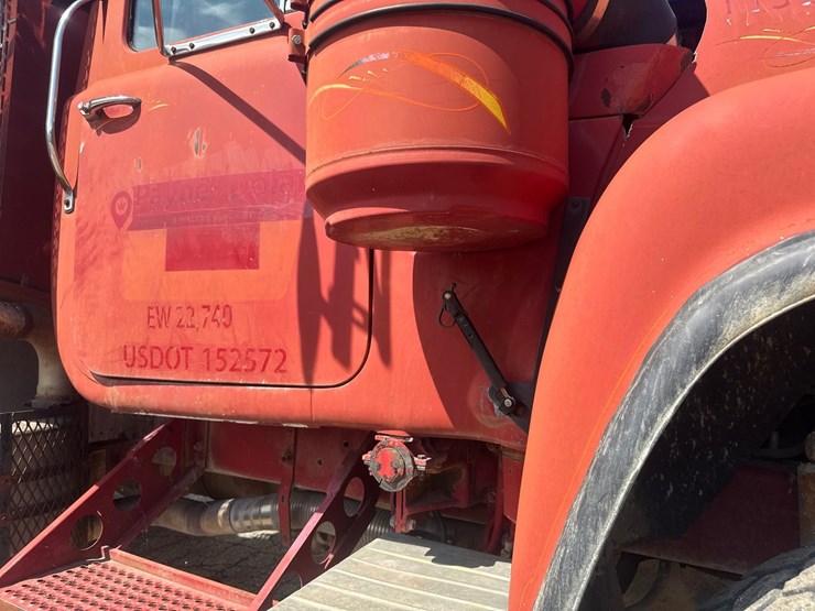 mack-rd690s-image-12