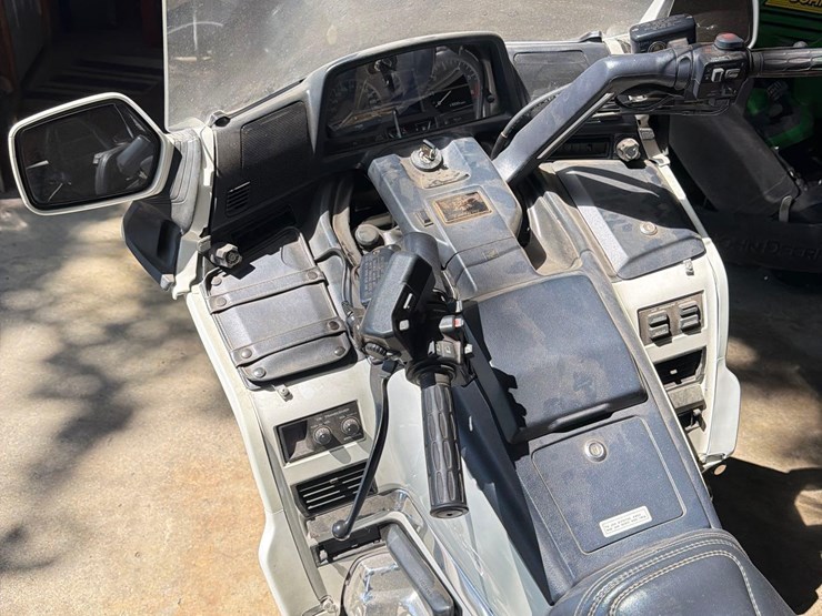 1994-honda-goldwing-motorcycle-image-16