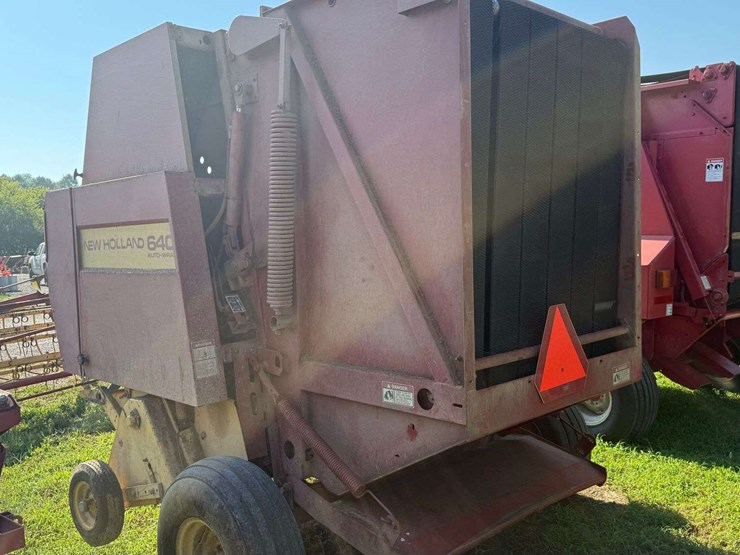 1993-new-holland-640-image-9