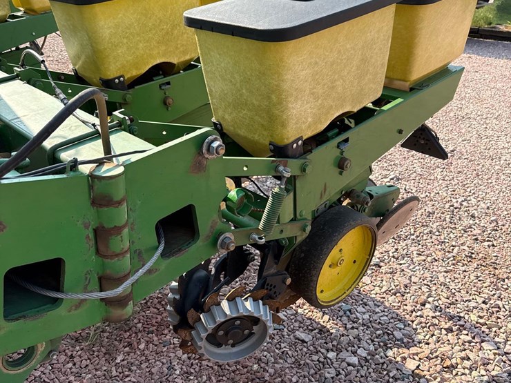 john-deere-7000-image-16