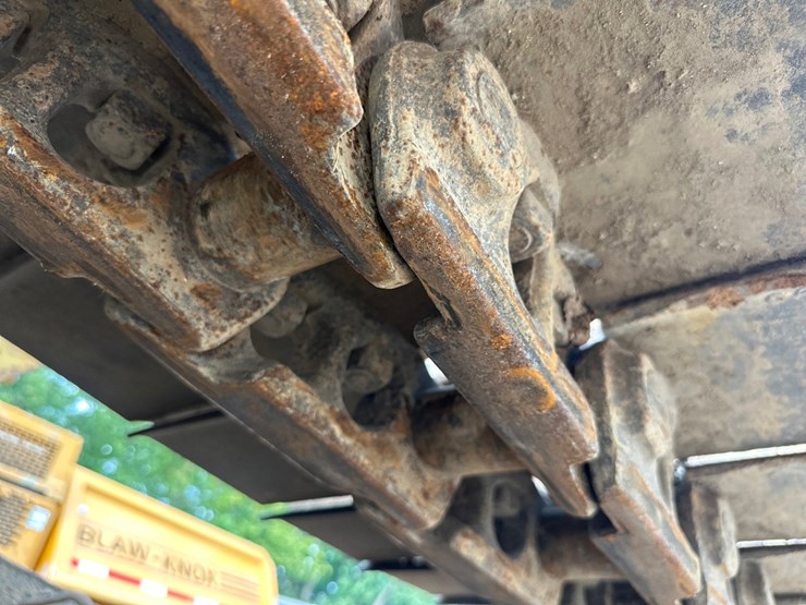 caterpillar-225d-lc-image-76