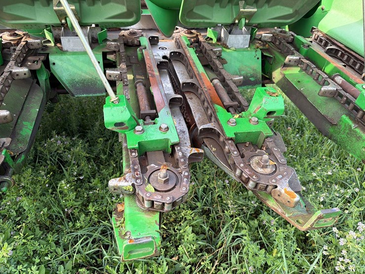 2009-john-deere-608c-image-13