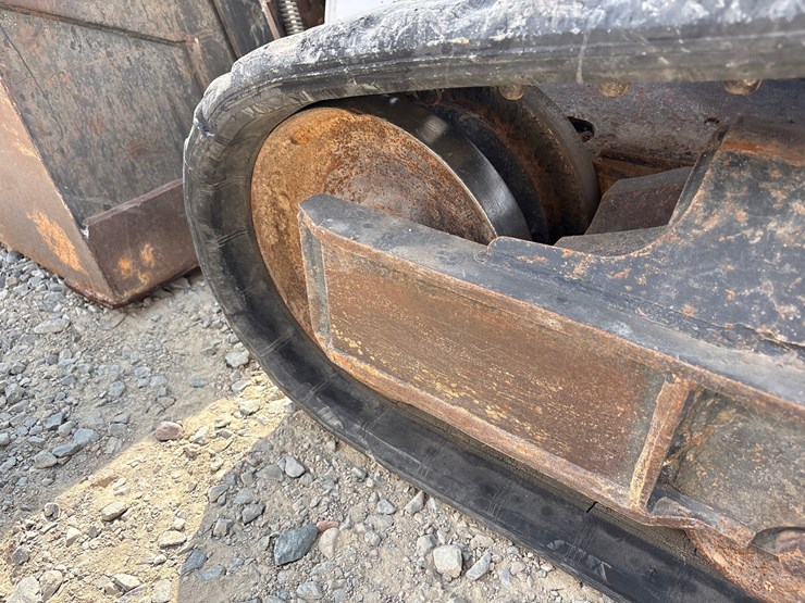 2016-bobcat-t630-image-61