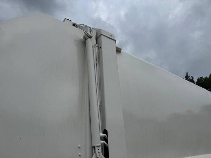 2015-mack-leu613-image-34