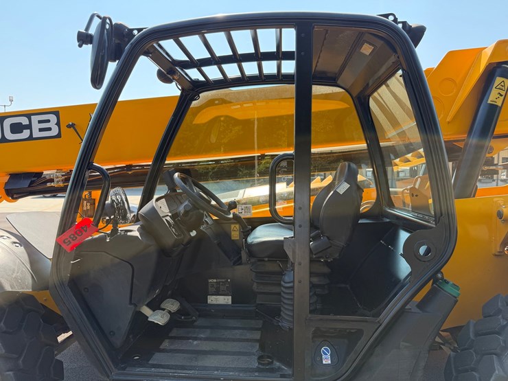2024-jcb-509-42-image-23