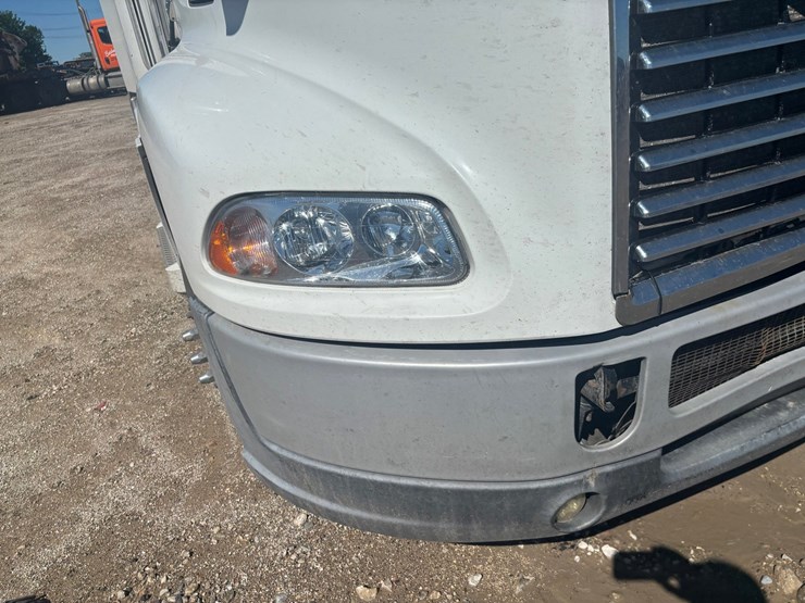 #2161-•-2015-mack-cxu600-sleeper-cab-truck-tractor-image-32