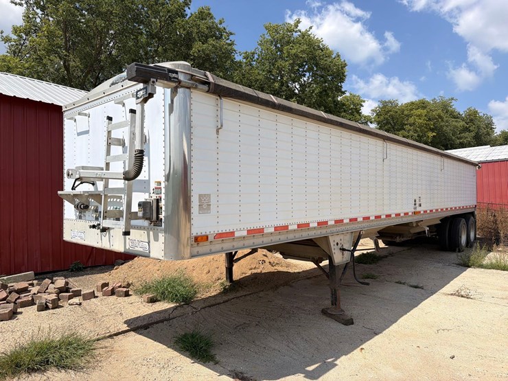 2003-wilson-grain-trailer-image-1