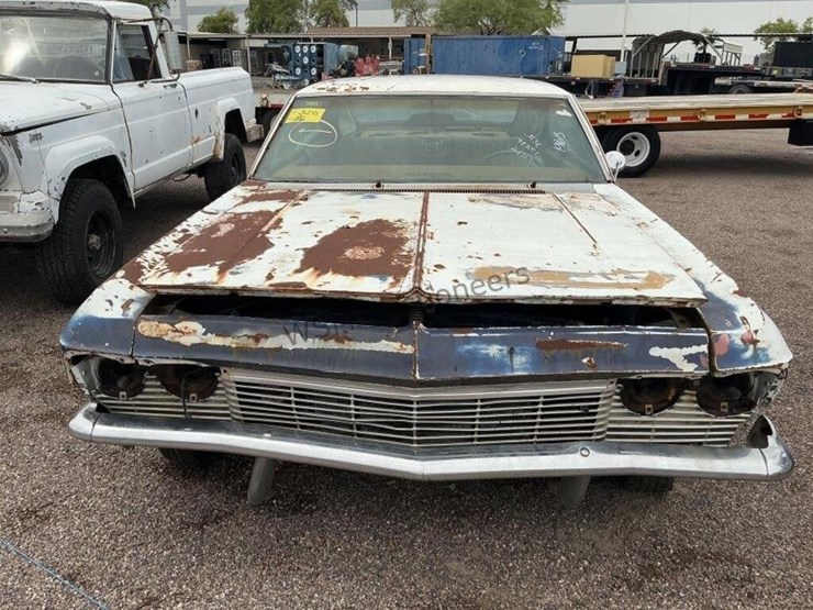 1965-chevrolet-impala-sdn-image-2