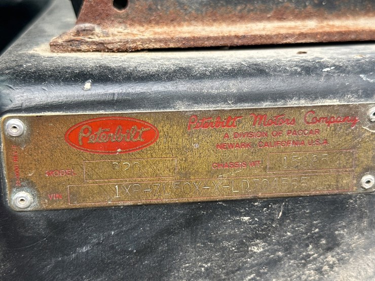 1990-peterbilt-320-image-65