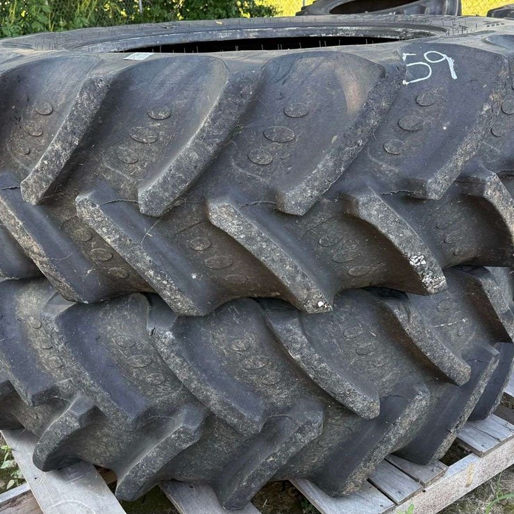 QTY (2) BKT AGRIMAX 460/85R 38 TUBELESS TIRES