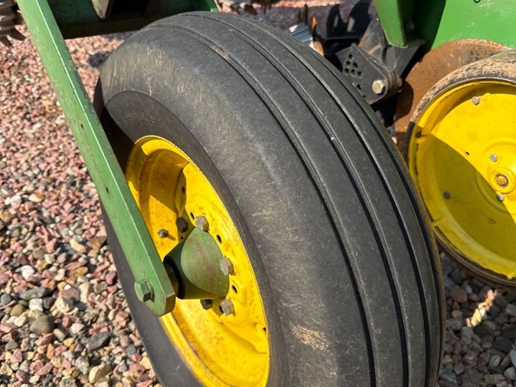 john-deere-7000-image-21