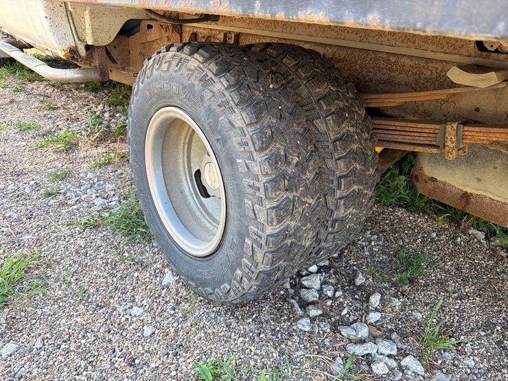 2006-chevrolet-3500-image-8
