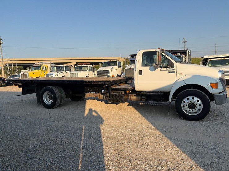 2015-ford-f750-image-3
